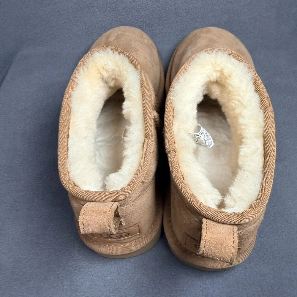 UGG‎ Classic Ultra Mini Boots Womens Size 8 Chestnut Sheepskin Slippers - Picture 4 of 10